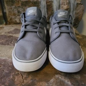 Nike Mens  Casual Shoes Toki Low 555272-091 Gray Casual Shoes  Size 8.5